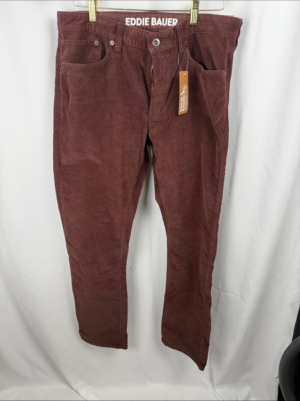 Eddie Bauer Men's Corduroy Pants in Concord
